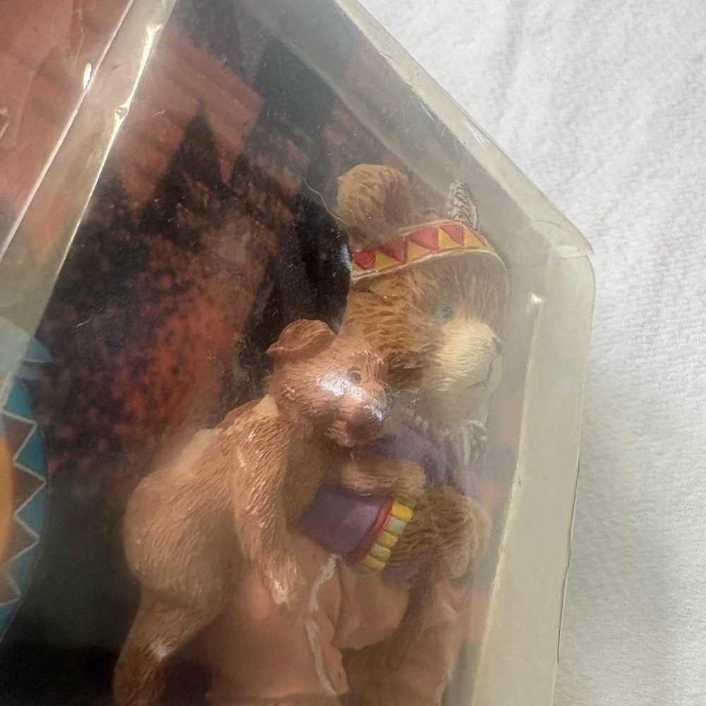 Vintage Little Brave Paws Bear Figurines 1996 - Picture 8 of 8